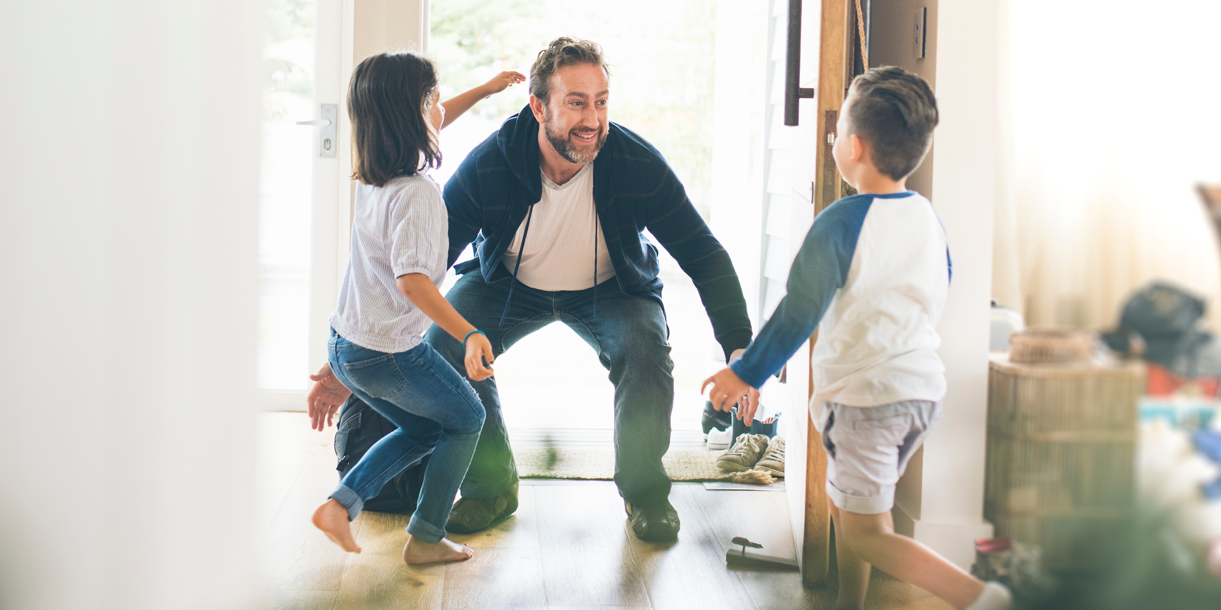 Folder über Sicherheit am Arbeitsplatz für Mitarbeiter·innen eines Herstellers von Antriebssystemen für Powersportpodukte