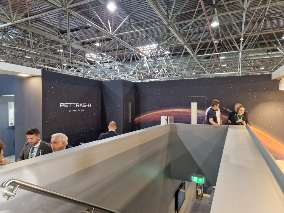 Kino NGR Messestand - Messe K NGR - PET Recycling Movie - Messestand K