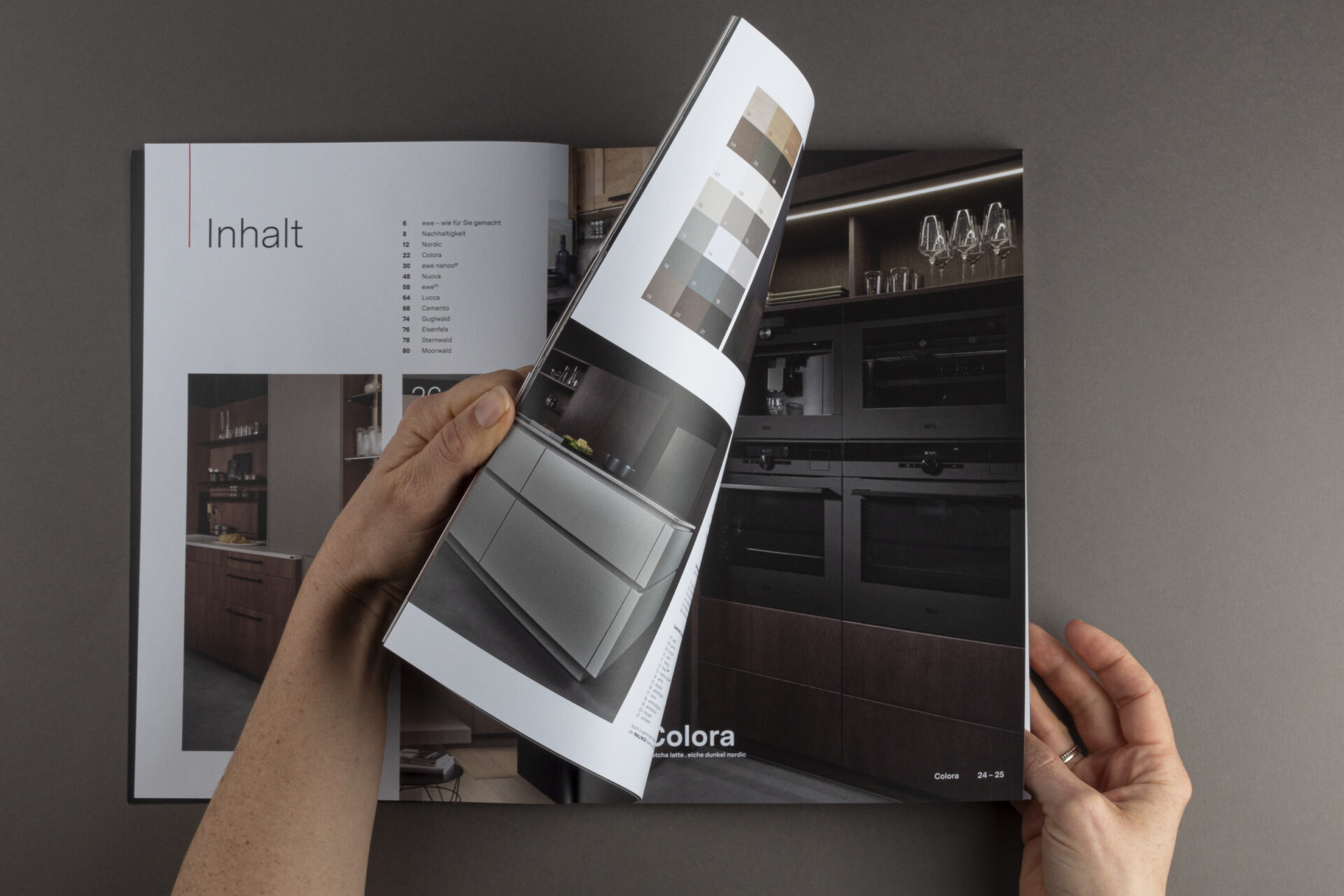 ewe Produktkatalog mit großflächigen Bildern und spannendem Layout