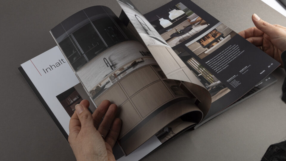 ewe Produktkatalog mit großflächigen Bildern und spannendem Layout