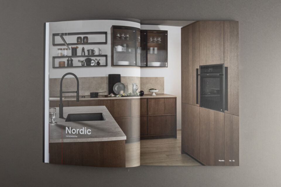 ewe Produktkatalog mit großflächigen Bildern und spannendem Layout