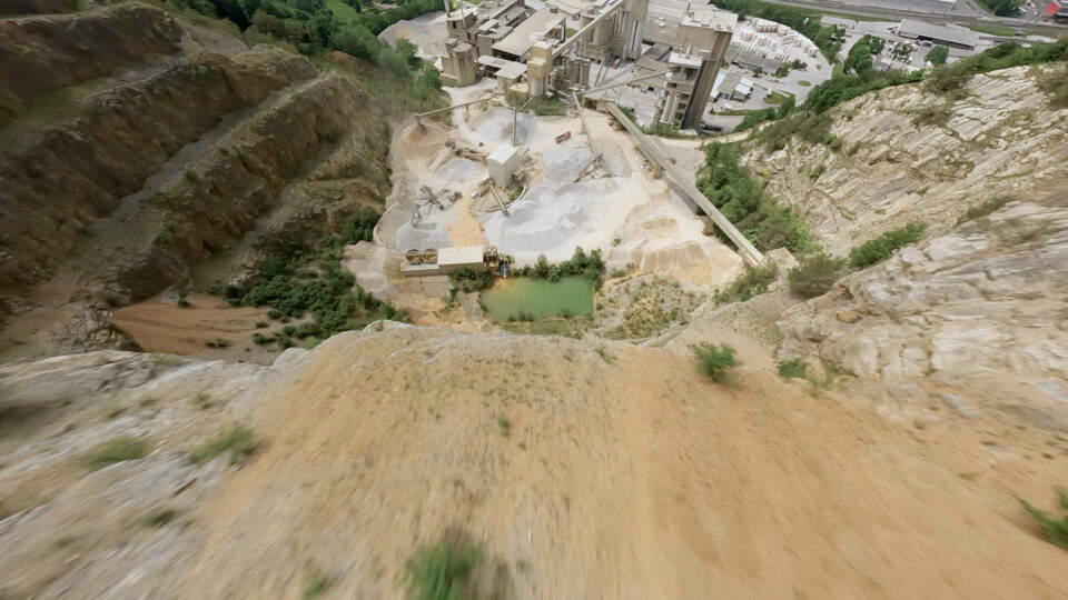 Drohnenflug Steilwand Steinbruch Peggau