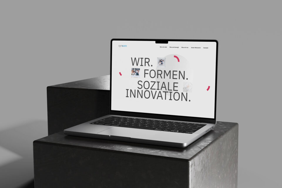 Laptops mit Startseite von Syncare Website
